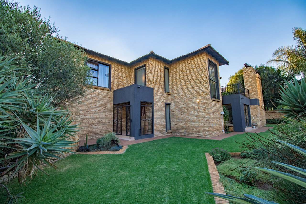 3 Bedroom House For Sale in Meyersdal Rosie Viljoen Real Estate