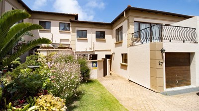 Townhouse for sale in Island View, Mossel Bay