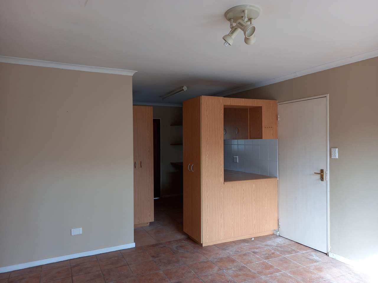 2 Bedroom Townhouse For Sale in Universitas National Real Estate