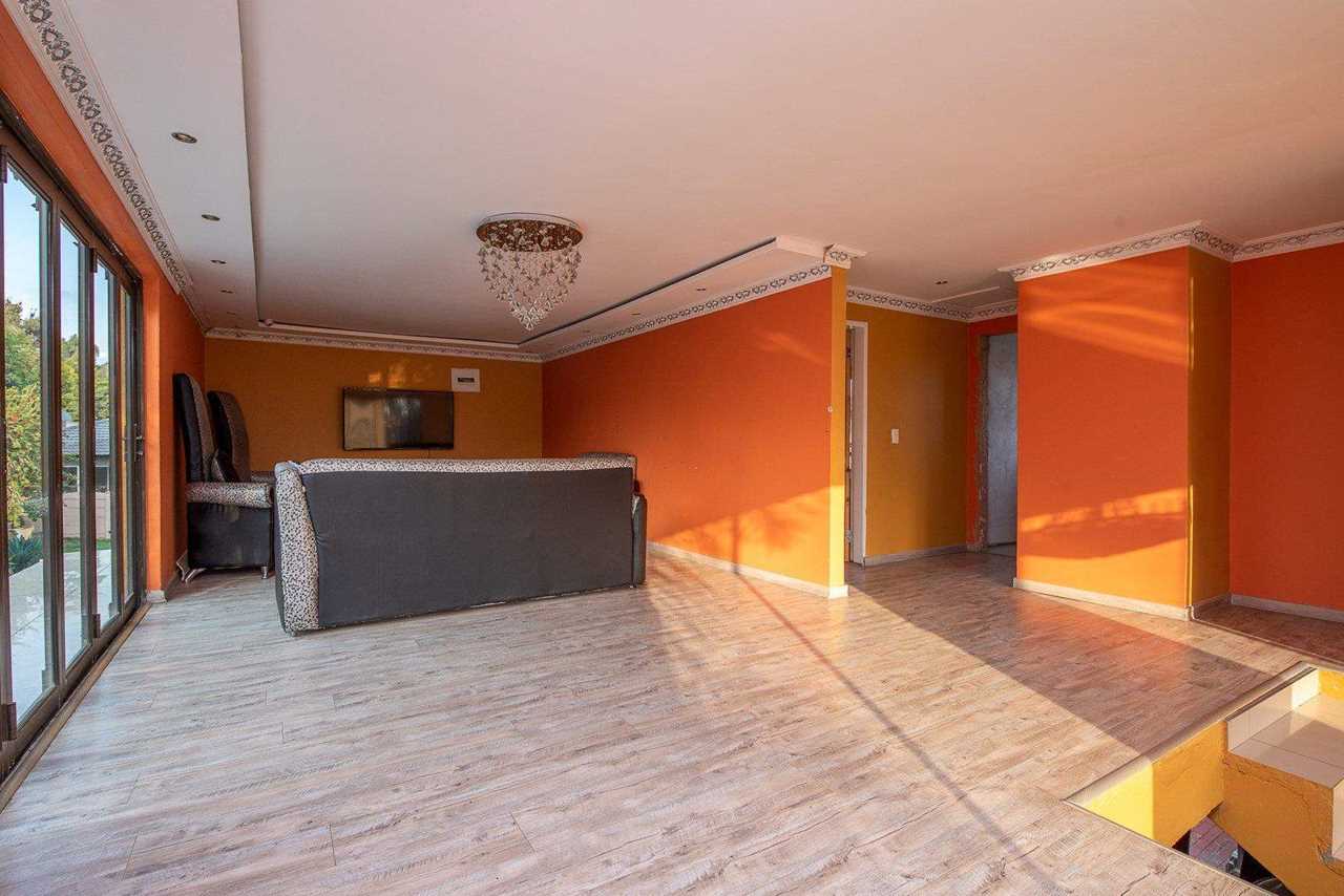 5 Bedroom House For Sale in Brackendowns Habibi Properties