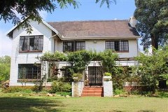 4 Bedroom Small Holding For Sale in President Park, Midrand