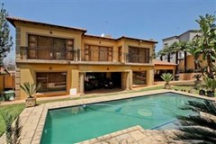5 Bedroom House For Sale in Bruma, Johannesburg