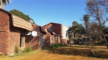 4 Bedroom Small Holding for sale in Vyfhoek A H - Potchefstroom