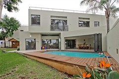 3 Bedroom Townhouse For Sale in Bruma, Johannesburg