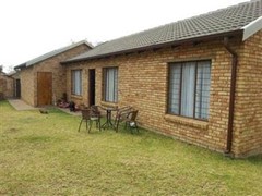 3 Bedroom Cluster For Sale in North Riding, Randburg