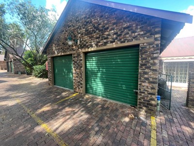Townhouse for sale in Krugersdorp North, Krugersdorp