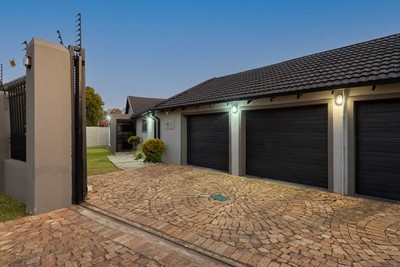 House for sale in Brackendowns, Alberton