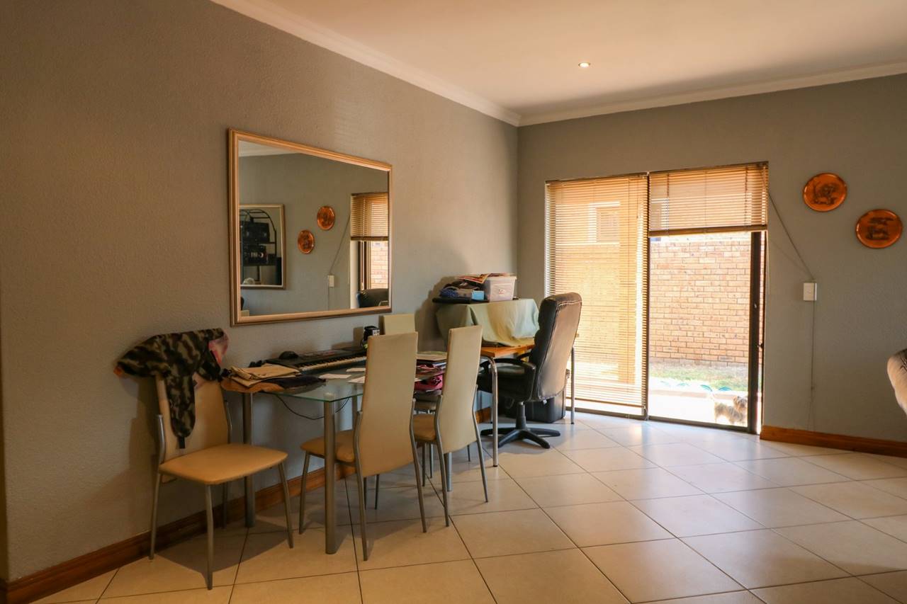 3 Bedroom House For Sale in New Market Park Rosie Viljoen Real Estate