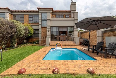 Townhouse for sale in Randhart, Alberton