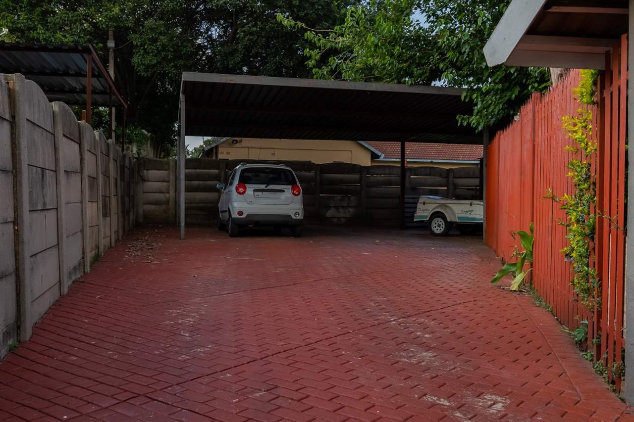 4 Bedroom House For Sale in General Alberts Park Rosie Viljoen Real