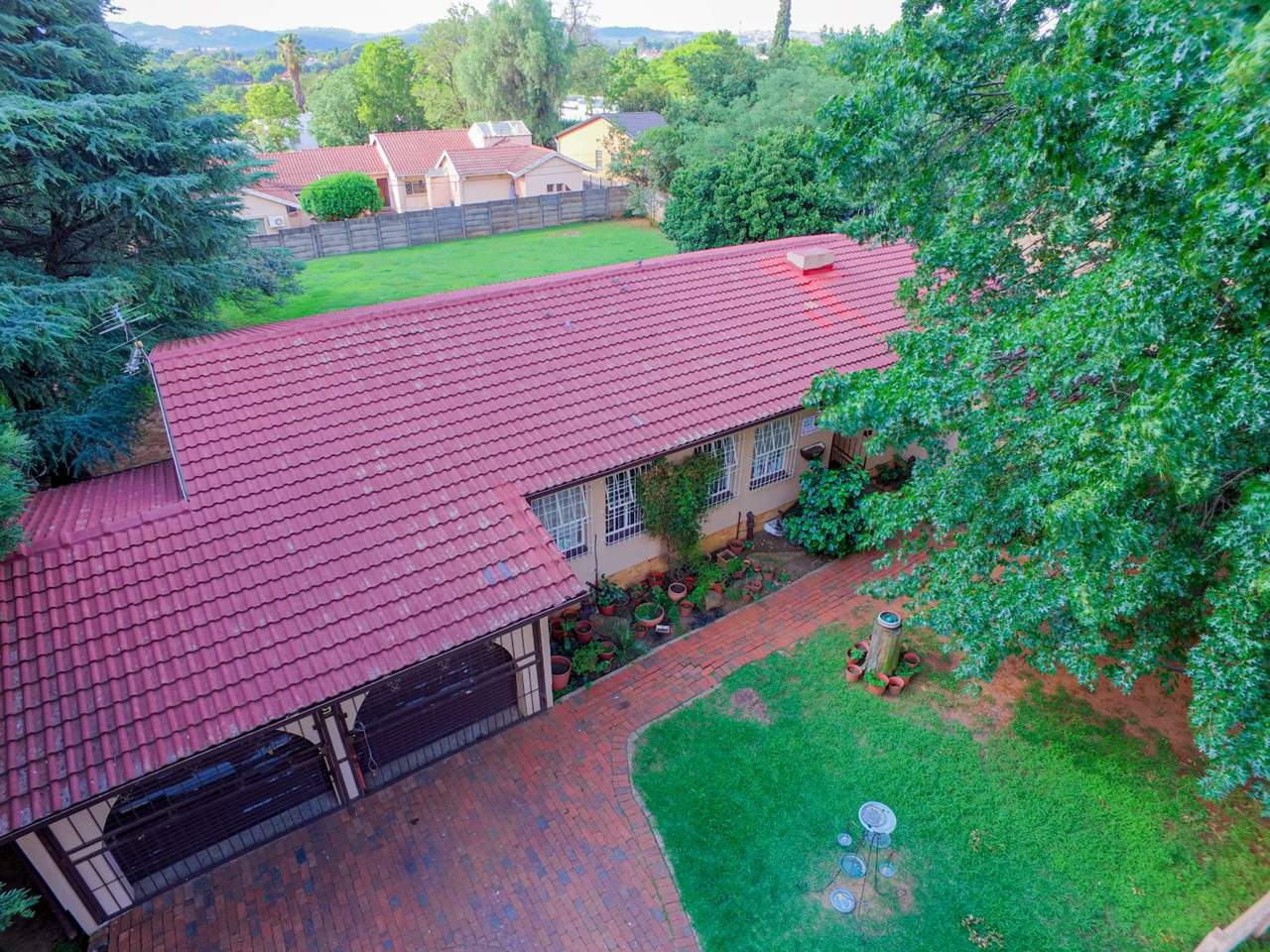 3 Bedroom House For Sale in Brackendowns Rosie Viljoen Real Estate