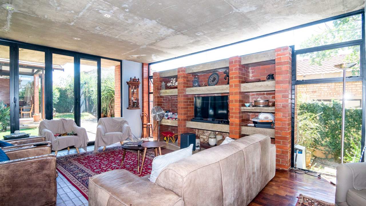 5 Bedroom House For Sale in Aspen Hills Nature Estate Rosie Viljoen