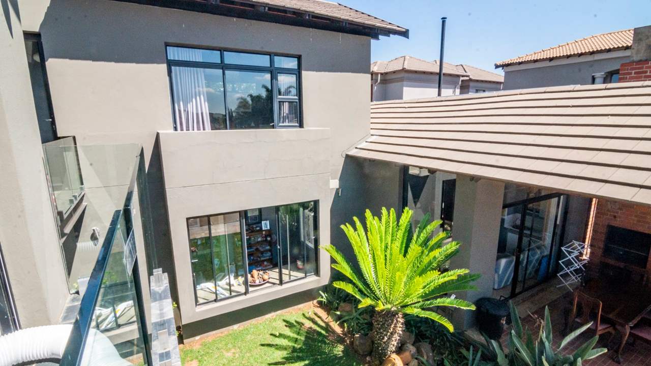 5 Bedroom House For Sale in Aspen Hills Nature Estate Rosie Viljoen