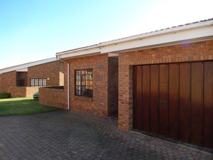 Townhouse for sale in Hartenbos Central, Hartenbos