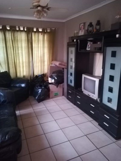 Cottage to rent in Bredell, Kempton Park