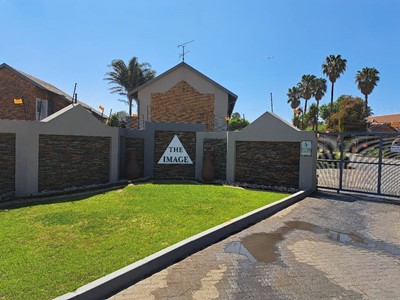 Townhouse to rent in Glen Marais, Kempton Park