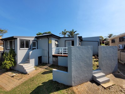 House for sale in Wavecrest, Jeffreys Bay