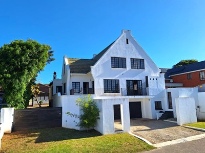 House for sale in Wavecrest, Jeffreys Bay