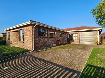 House for sale in Aston Bay, Jeffreys Bay