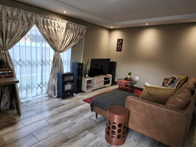 Apartment for sale in Estoire, Bloemfontein