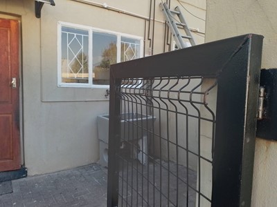 Townhouse to rent in Fontainebleau, Randburg