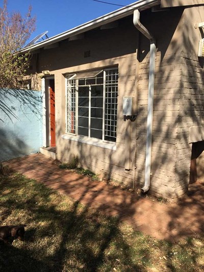 Cottage to rent in Melville, Johannesburg