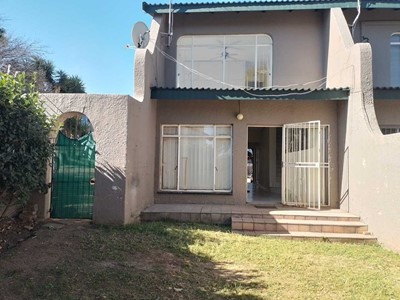 Townhouse for sale in Kenmare, Krugersdorp