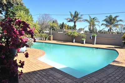 Townhouse for sale in Northcliff, Randburg