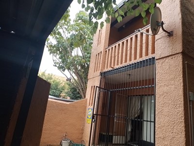 Townhouse to rent in Windsor West, Randburg