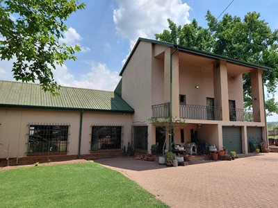 Small Holding for sale in Witbank Central, Witbank