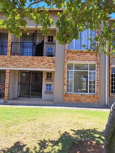 Apartment to rent in Laser Park, Roodepoort