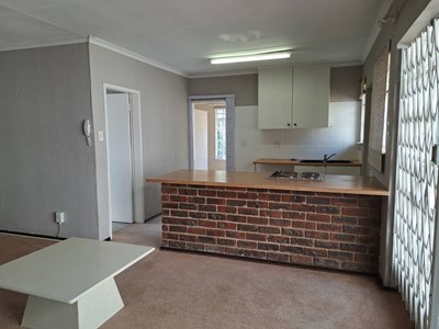 Cottage to rent in Robindale, Randburg