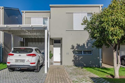 Townhouse for sale in Somerset Lakes, Somerset West