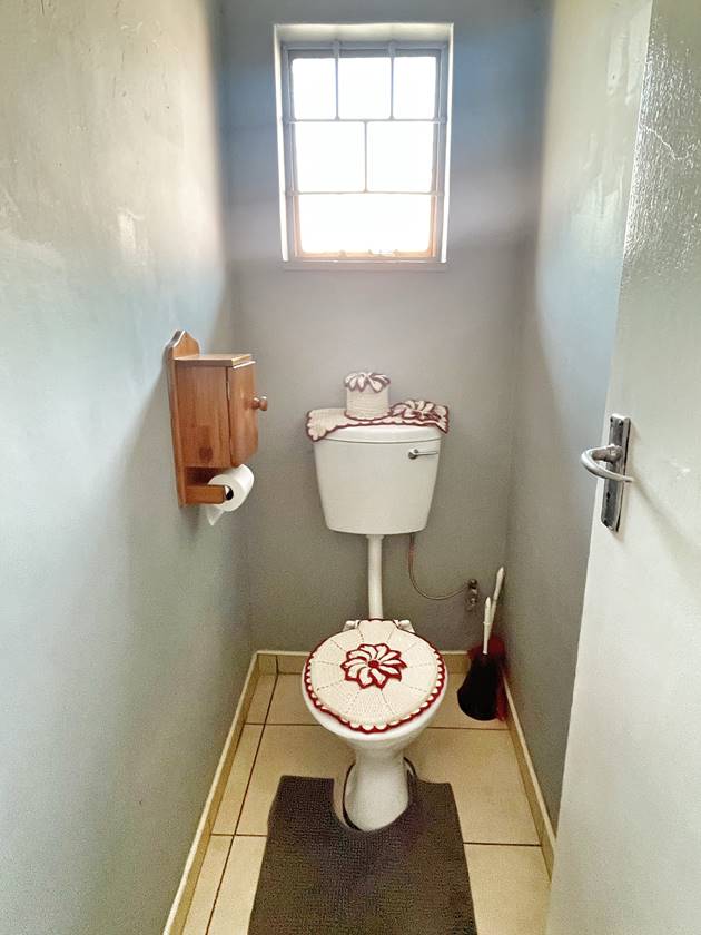 3 Bedroom House For Sale in General Alberts Park Orange Realty