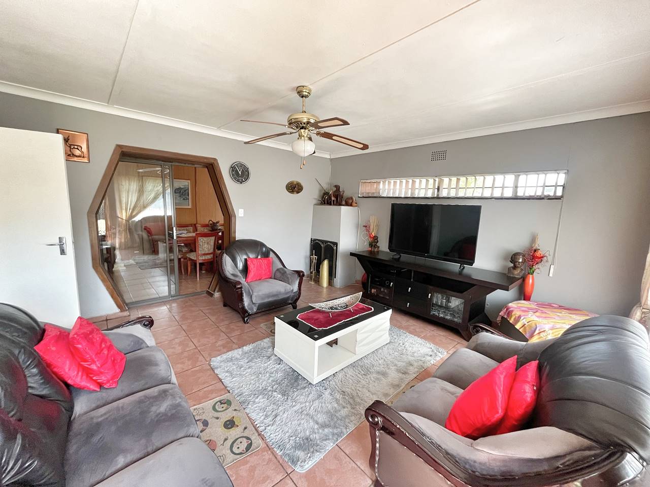 3 Bedroom House For Sale in General Alberts Park Orange Realty