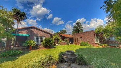 House for sale in Brackendowns, Alberton