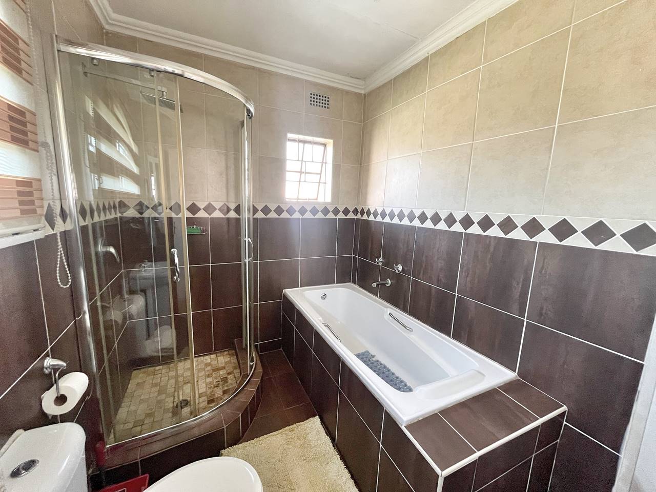 3 Bedroom House For Sale in General Alberts Park Orange Realty