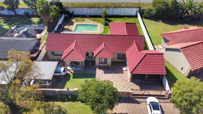 House for sale in Brackendowns, Alberton