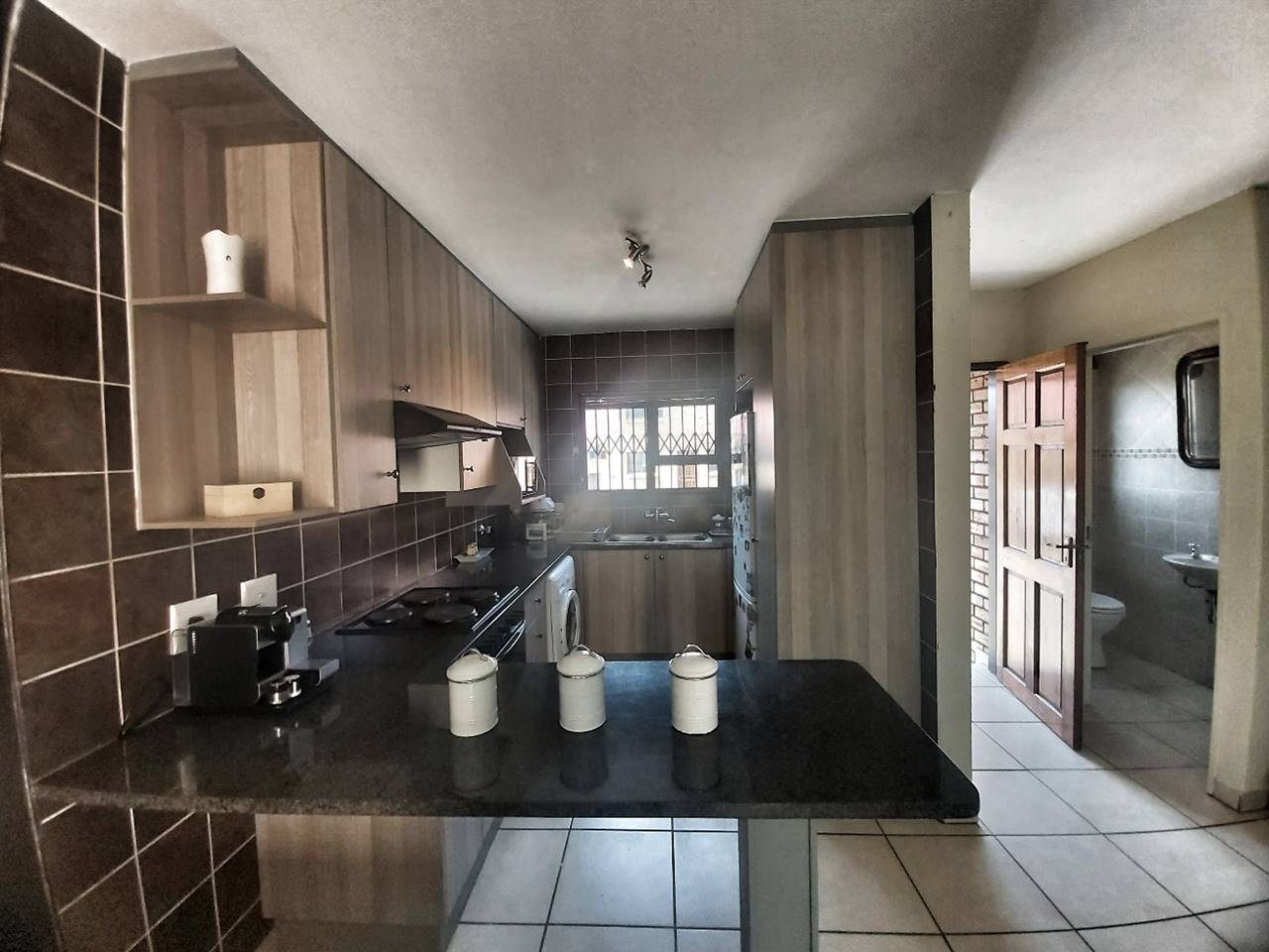 2 Bedroom Townhouse For Sale in General Alberts Park Orange Realty