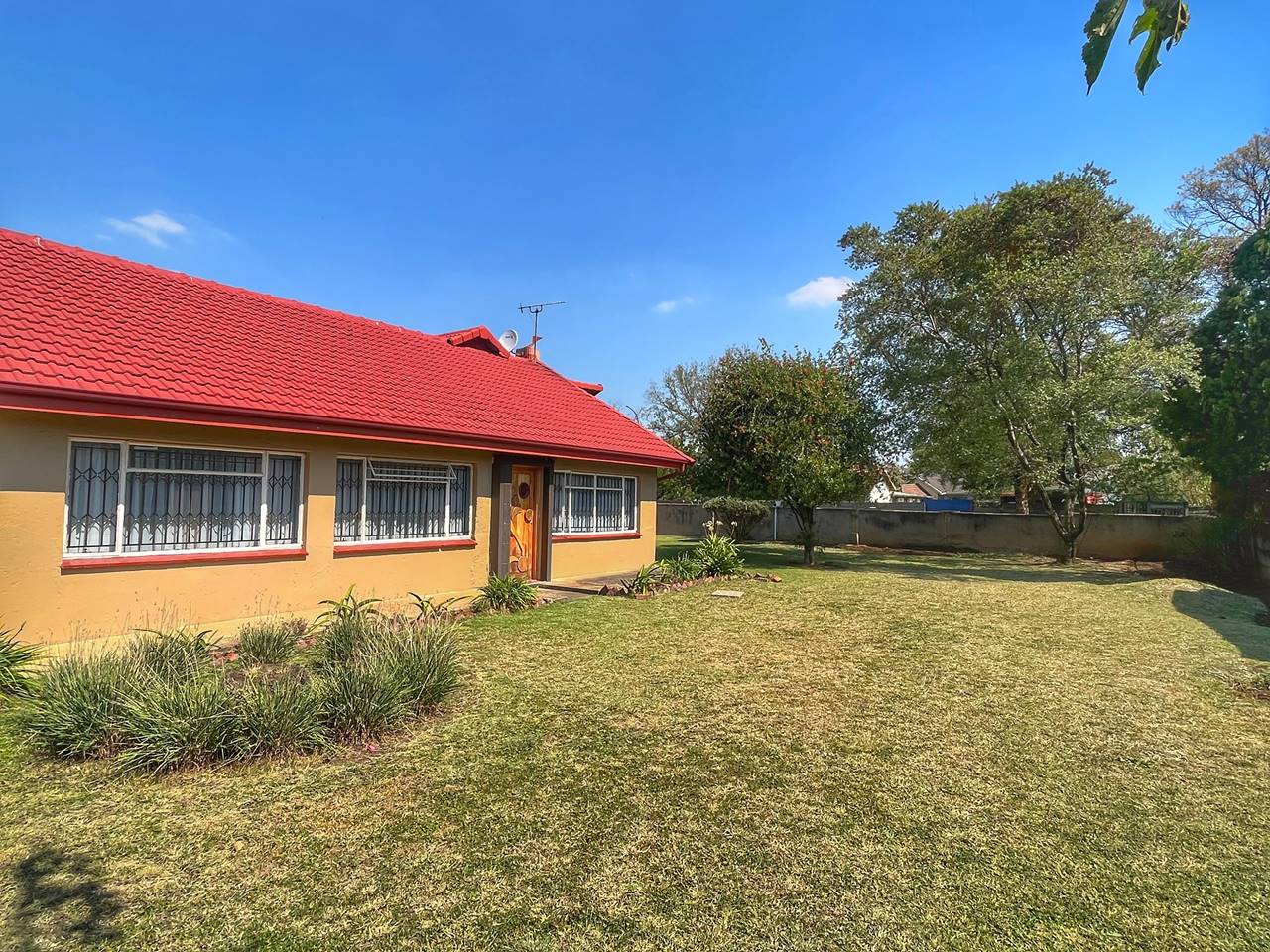 3 Bedroom House For Sale in General Alberts Park Orange Realty
