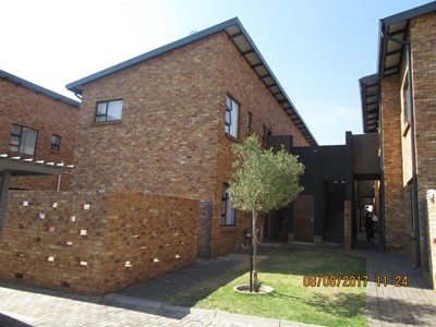 Townhouse for sale in Albertsdal, Alberton