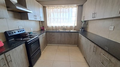 Townhouse for sale in New Redruth, Alberton