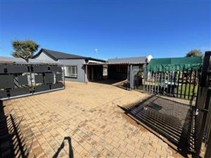 House for sale in Witpoortjie Ext, Roodepoort