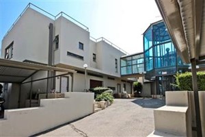 Townhouse to rent in Bruma, Johannesburg