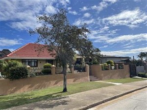 House for sale in Mount Croix, Port Elizabeth