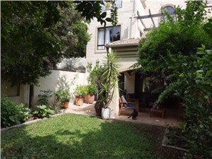Townhouse to rent in Douglasdale, Sandton