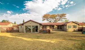 House for sale in Brackenhurst, Alberton