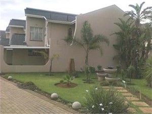 Townhouse to rent in Glen Marais, Kempton Park