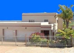 House for sale in Fraaiuitsig, Klein Brak Rivier